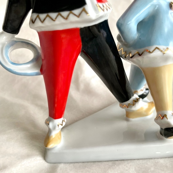 Vintage Porcelain Figurine of the Pair of Circus Clowns - Picture 8 of 17